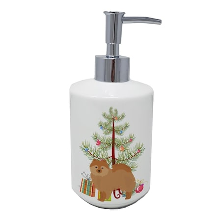 Carolines Treasures 7 x 3.5 in. German Spitz Christmas Tree Ceramic Soap Dispenser CK3456SOAP